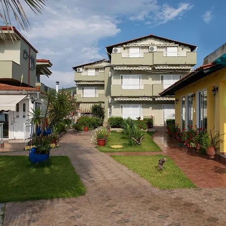 Apartment Studios Castro Toroni